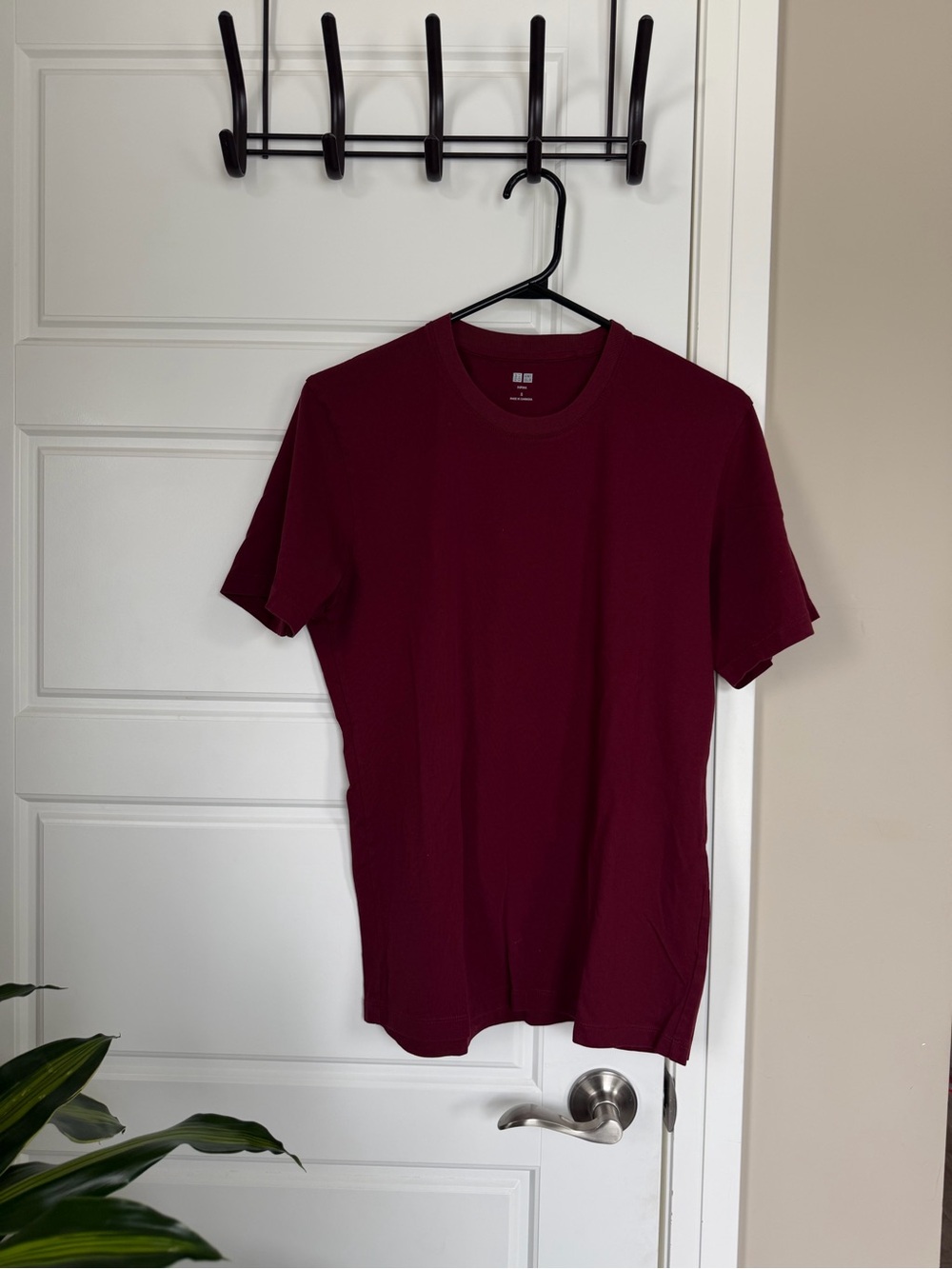 UNIQLO Men's Crew Neck T-Shirt — Burgundy